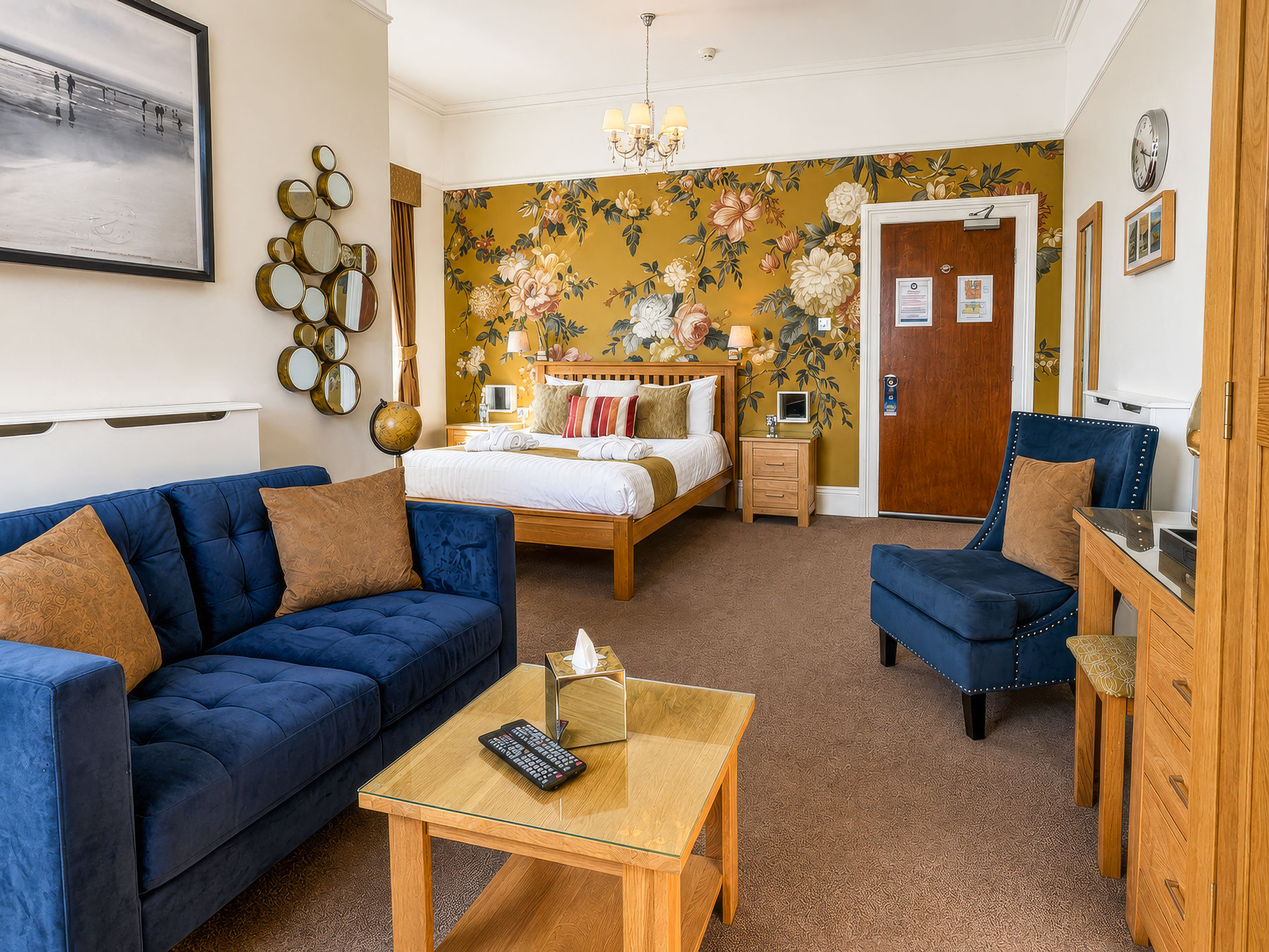 Deluxe-Double-Room-with-Pool-View-1